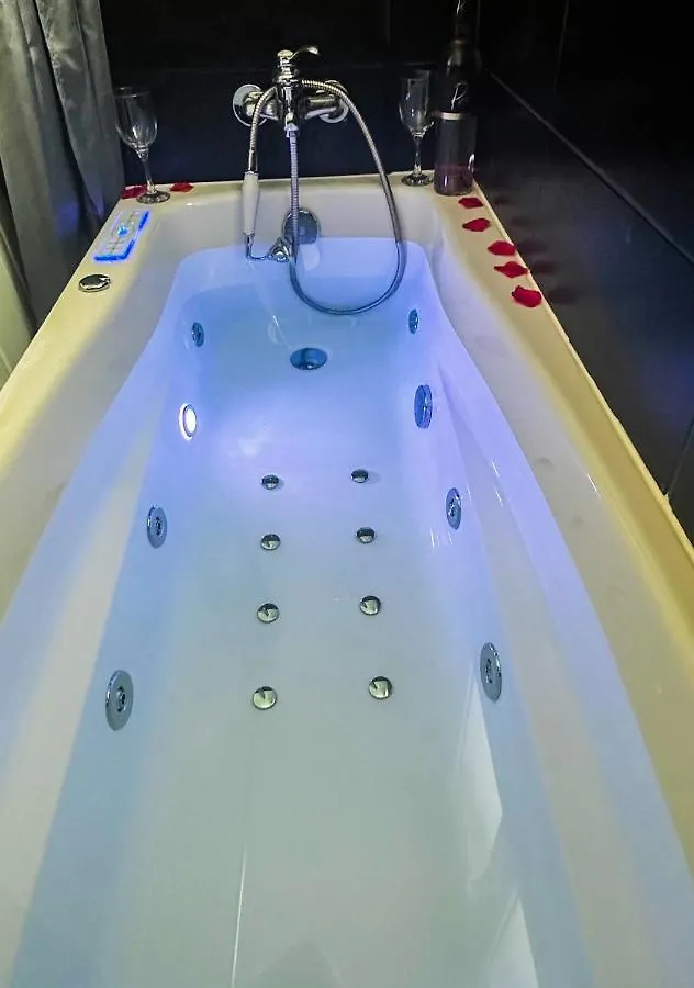 Apartmán Golden Blue Jacuzzi Annecy 0*,  Francie